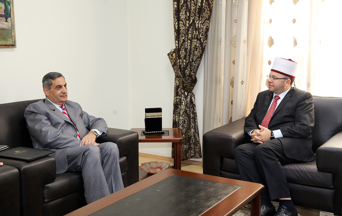 Kryetari i KMSH-së pret në një takim pune Ambasadorin e Jordanisë në Tiranë
